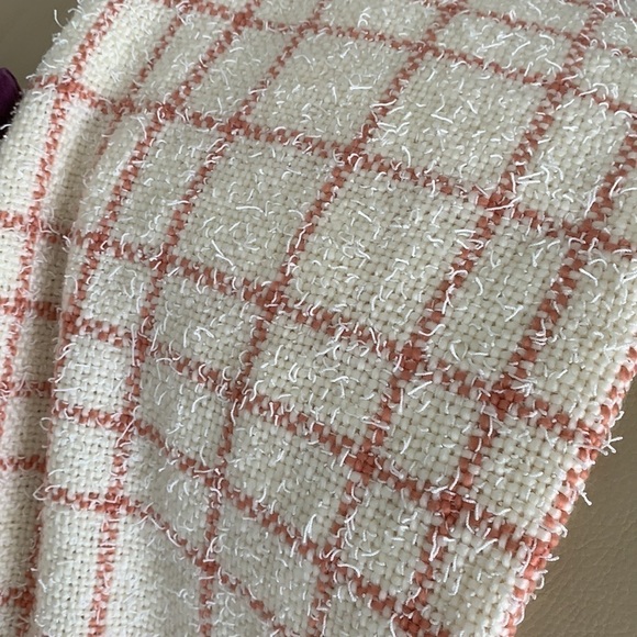 Southern Living Throw Blanket size 50” X 70” - Picture 4 of 7